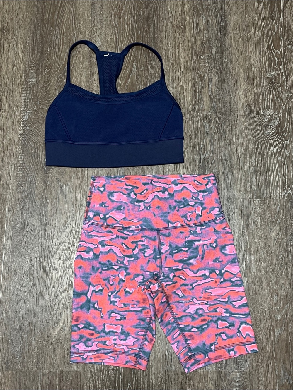 Like New Lululemon Matching Workout Set. Size 6
